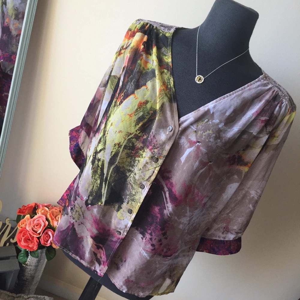 Multicolored Blouse W/ Lace Detail Size Medium